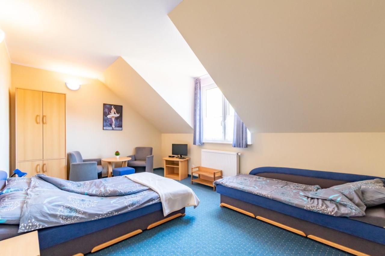 Pod Platanem Hotel Rowy  Luaran gambar