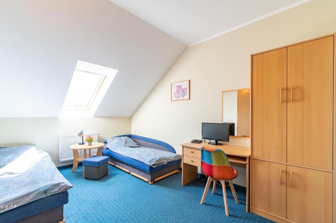 Pod Platanem Hotel Rowy  Luaran gambar