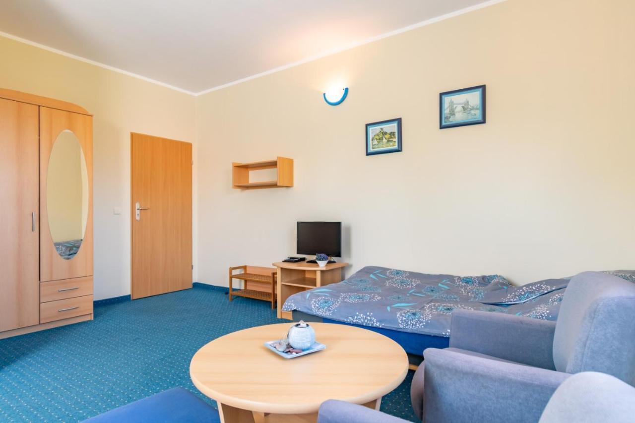 Pod Platanem Hotel Rowy  Luaran gambar